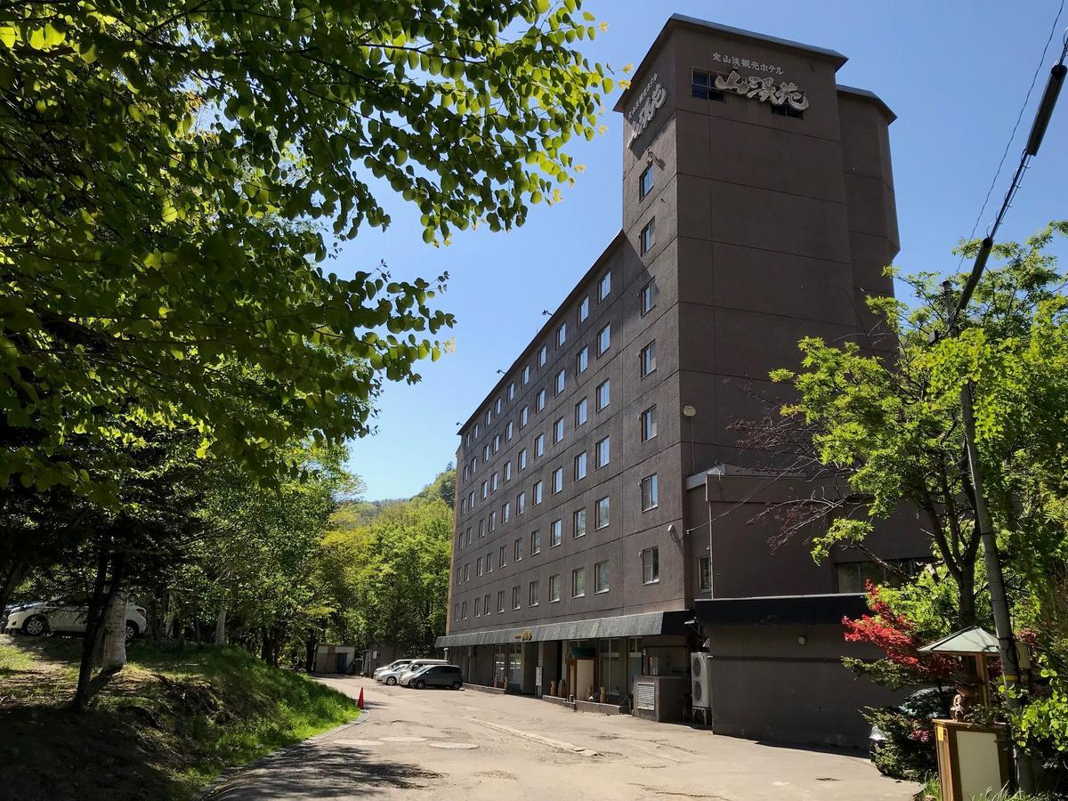 Hotel Sankeien Саппоро Экстерьер фото